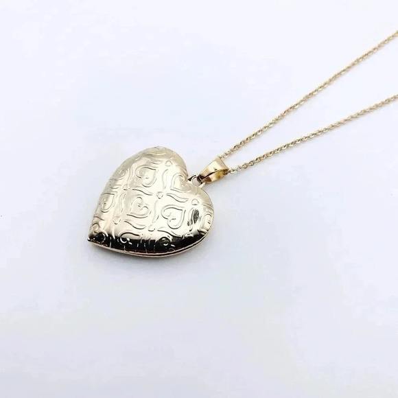 DAINTY Heart Lock Necklace | Gold Plated | Gift for Mother | - Picture 2 of 8